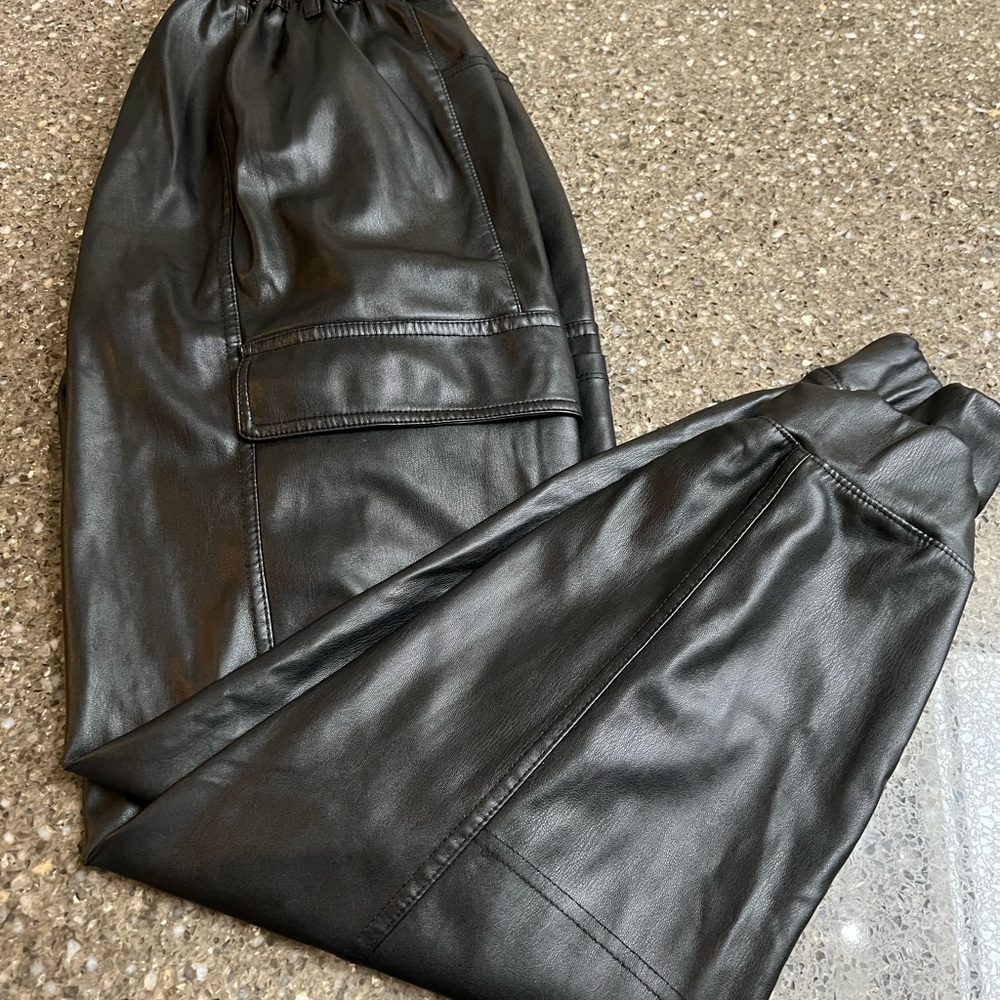 Madden NYC Faux Leather Sleek Black Cargo Jogger Pants Size S Pockets Grunge EUC